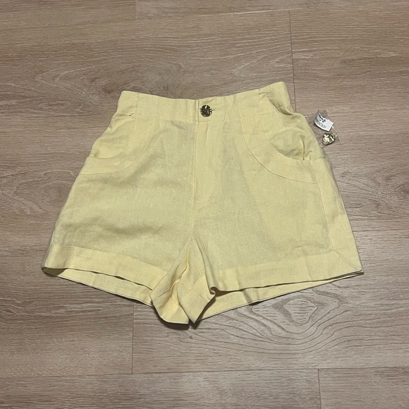 🌞 NWT House of Harlow 1960 Soft Yellow High-Waist Linen Blend Shorts Size XS - Picture 2 of 10